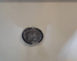GE BOX FREEZER