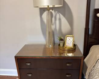 HICKORY CHAIR SIDE TABLE