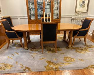 HICKORY CHAIR DING TABLE AND 6 CHAIRS