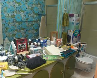 Awesome bathroom, not for sale. Contents - yes!