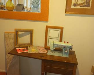 Foley's sewing machine and table