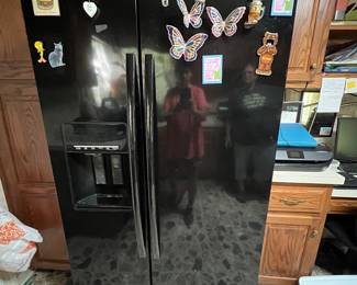 Side by side refrigerator 