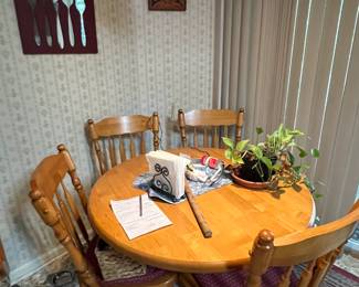 Round table and chairs 
