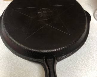 4 N 1 Cast iron  hinged lid skillet