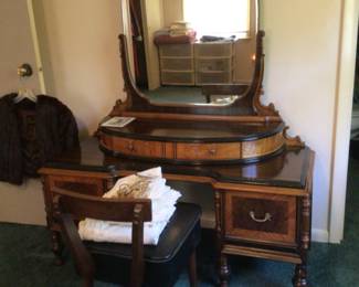 Tiered vanity-vintage w/ stool $ 