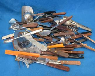 Lot 282. Over 60 dinnerware and serving pieces all with Iowa advertising