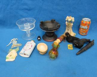 Lot 226. Collectible smalls