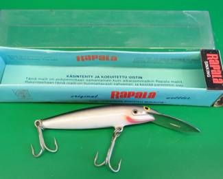 Lot 115. Rapala Sinking Magnum bait with the box. Appears unused