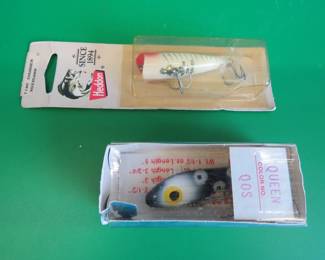 Lot 290. Bingo Bait Co. 2 3/4"Queen in a box marked Queen Q05, and a NIP Heddon Tiny Chugger