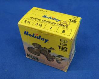 Lot 278. 25 Federal 12-gauge 8-shot rounds in a vintage Holiday box with art design by Les Kouba