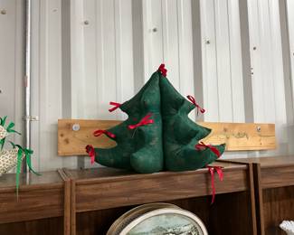 1980's 3D Plush Christmas Tree