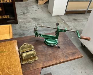 Cast Iron Wall Mounted Match Holder - Apple Peeler, Slicer & Corer (Apple Slinky Machine)