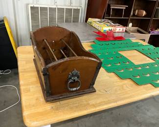 Rustic American Cradle Solid Pine Wood Magazine Rack