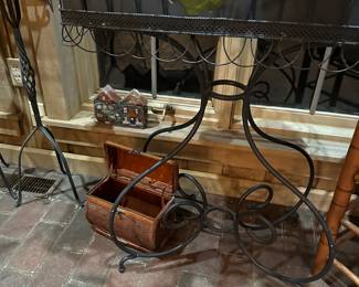 Metal planter