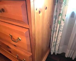 40. 7 Drawer Dresser (61" x 20" x 35") w/ Arch Mirror (44"h) 