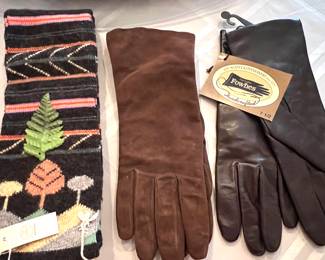 72. Fownes Leather Gloves