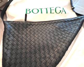 50. Bottega Veneta Limited Edition Intrecciato Virgule Small Shoulder Bag (new)