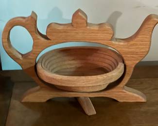 143. Wooden Collapsible Teapot Basket