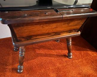 129. VIntage Accent Table