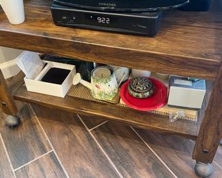 3. TV Stand on Caster (32" x 18" x 20")