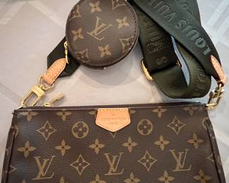 52. Louis Vuitton Paris Shoulder Bag w/ Coin Purse (9.5" x 5.5")