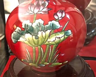10. Red Vase in Mirrored Case (6" vase) (9" x 9" x 14" case)