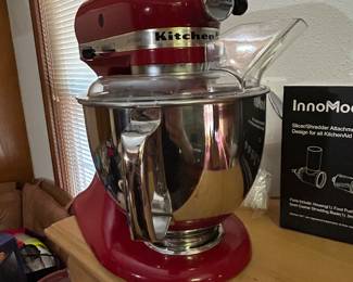 Like New KitchenAid Mixer 