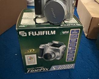 FujiFilm FinePix Camera S3000