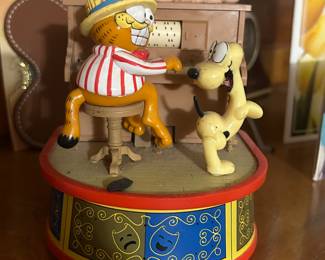 Vintage Garfield music box