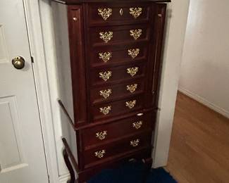 Large Jewlery chest