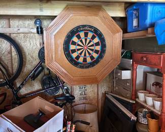 Heavy duty dart board in great shape!