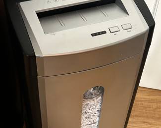 Paper shredder 