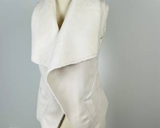 Chelsea & Violet Women's Ivory Faux Fur Vest XS