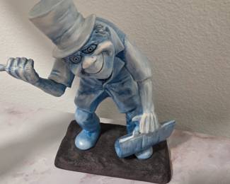 Hitchhiking Ghosts WDCC