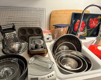 Stainless steel bowls, graters, pyrex essentials and more!