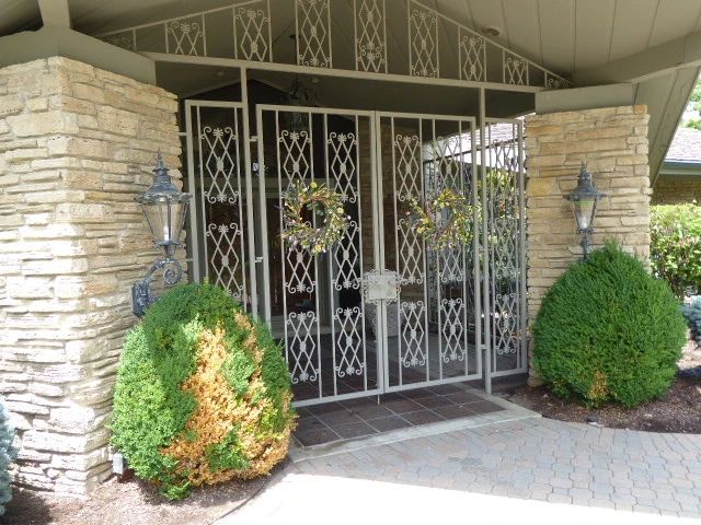 Front Gates with Side Panels ix 123″ X 96″, the 2 Front Side Panels are 19″ X 96″. The 2 full Side Panels are 93″ X 96″. All materials are in great condition. $5,750.00