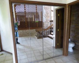 72″ Mirror Closet Bi-fold Doors
$145.00 / /set / 1 Available