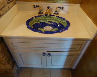 Sherle Wagner Waterlilies Faucet, Sink
$1750 / for all. Sherle Wagner Waterlilies Design Hand Painted, Sink, 22K Gold Finish Faucets, 18″ Matching Towel Bar, Matching Toilet Paper Holder and 2 Matching Cabinet Door Knobs. Sold as a package. 