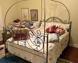 Queen canopy bed