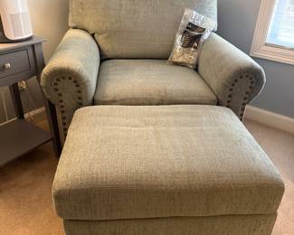 Flexsteel Side Chair with Ottoman