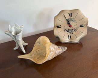 Small Portmerion vase; Murano seashell