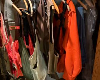 Mens' hunting clothing & vests