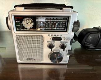 AM/FM weather receiver radio