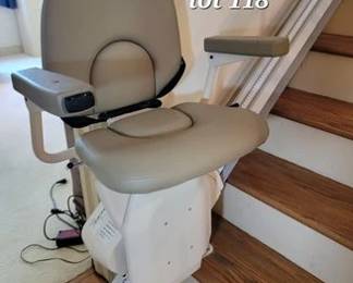Motorized lift chair