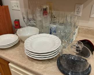 Kitchen plates & glasses
