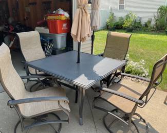 Outdoor Table set with Umbrella