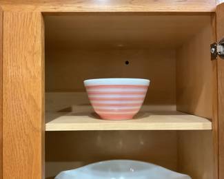 Pyrex bowl, petite