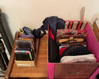 Wallets & handbags