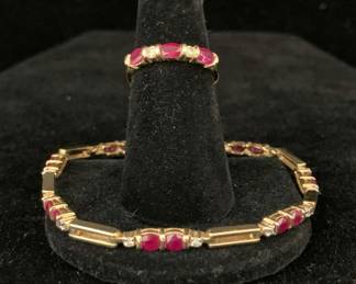 SH899VGold Diamond Ring And Bracelet, Red Stones