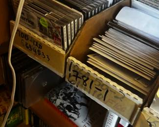 CDs DVDs